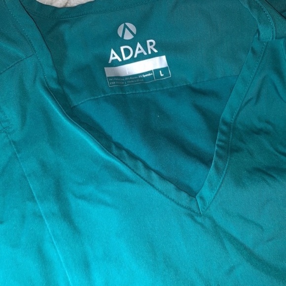 Scrub Set - - Picture 3 of 8